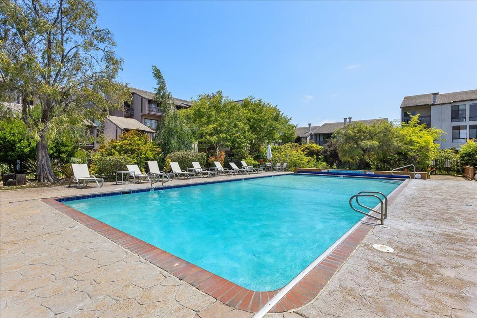 Alameda Condo: 2101 Shoreline Dr #348