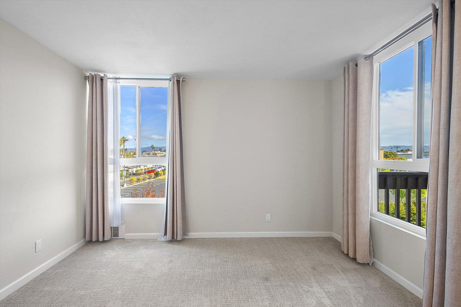 Alameda Condo: 2101 Shoreline Dr #348