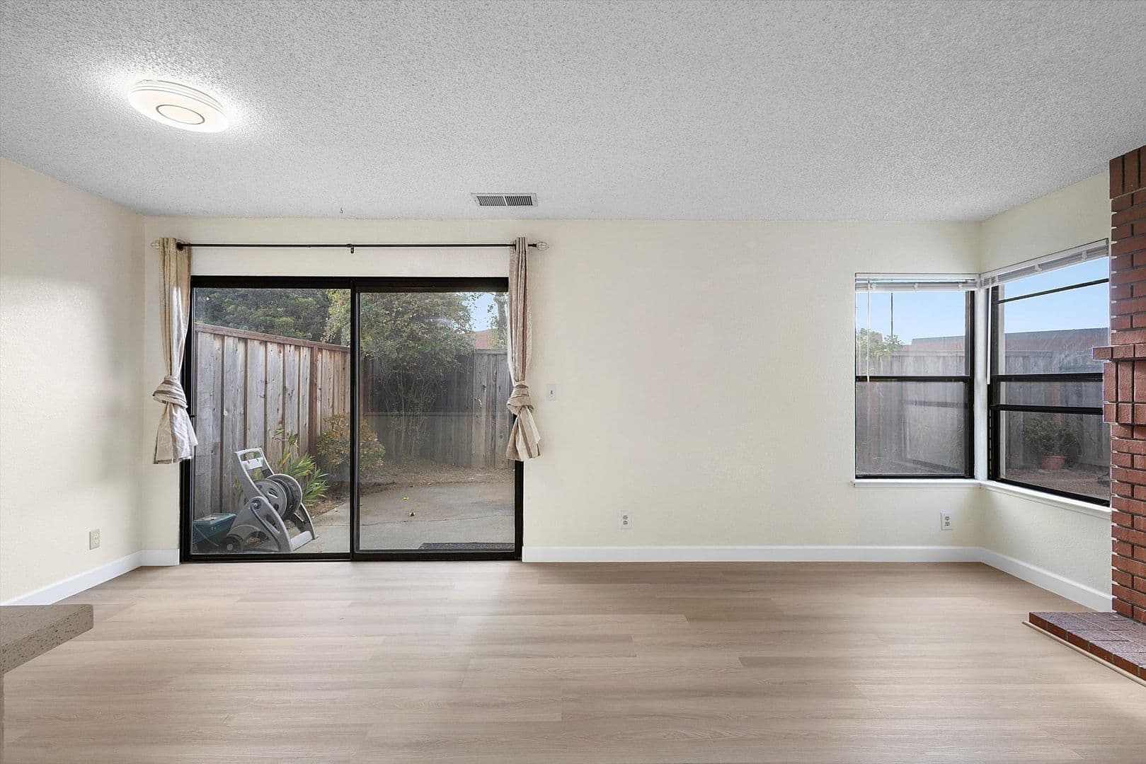 Alameda House: 1304 Pyne Lane
