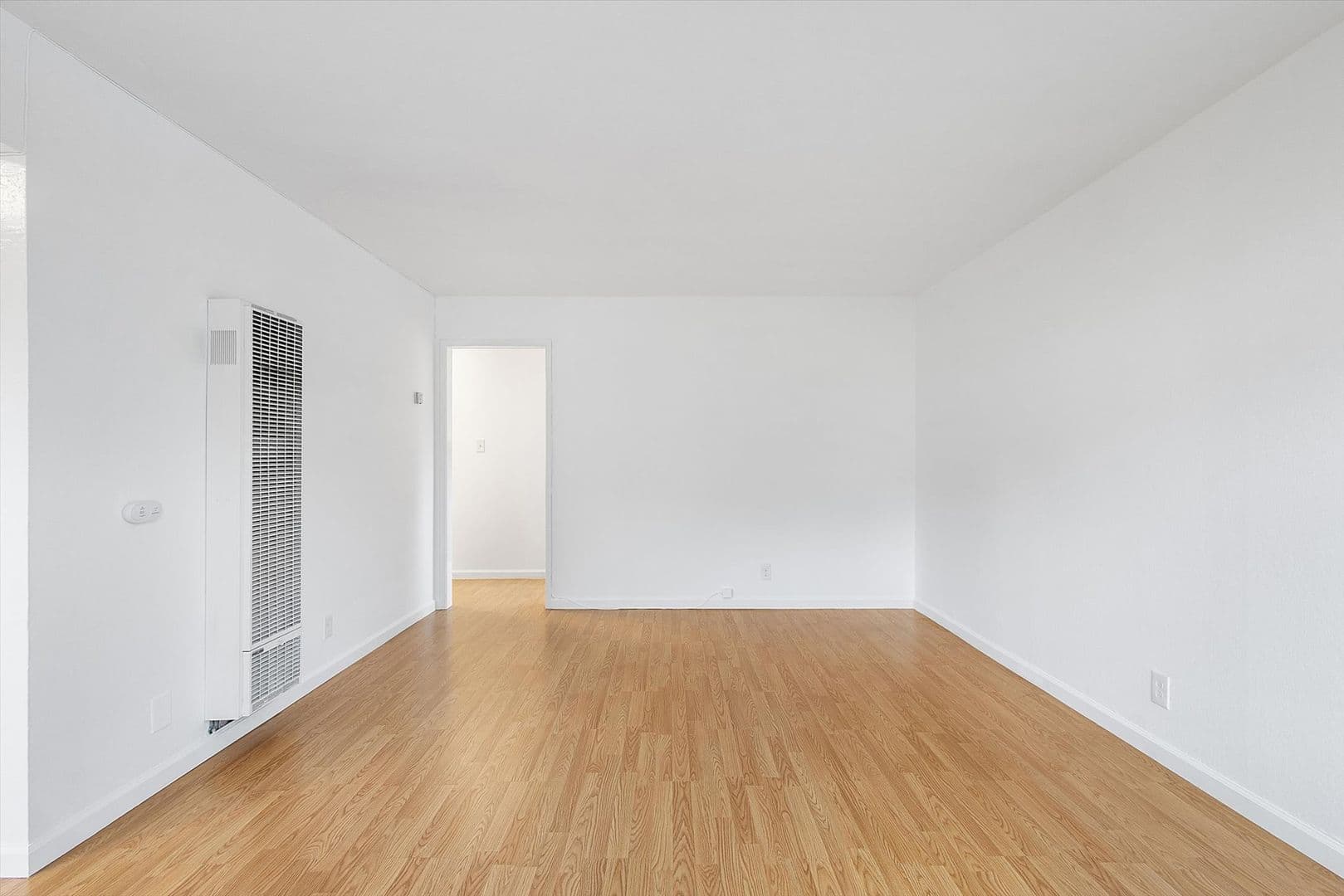 Alameda Apartment: 2136 Lincoln Ave Alameda, CA 94501