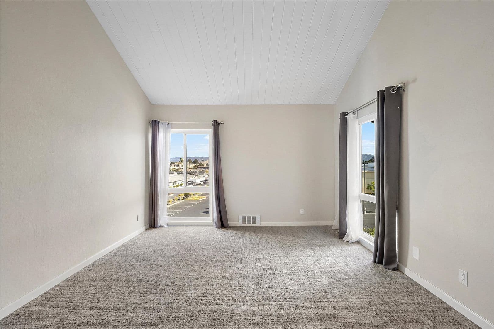 Alameda Condo: 2101 Shoreline Dr #348