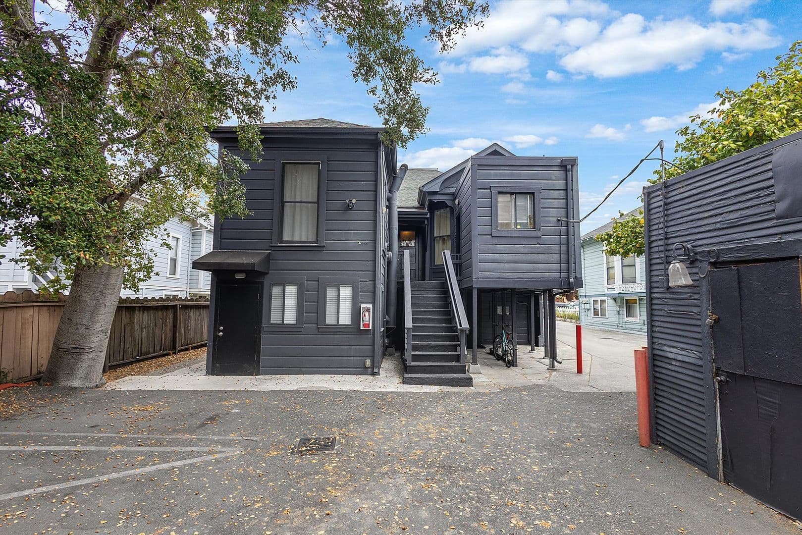 Alameda Apartment: 2108 San Antonio Ave