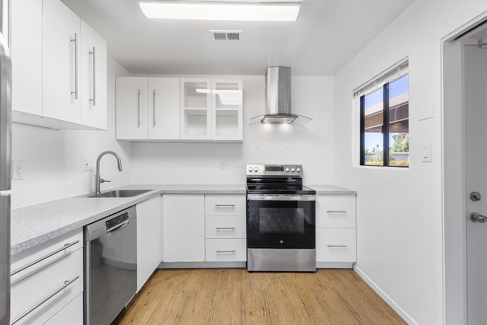 Alameda House: 1256 Rosewood Way