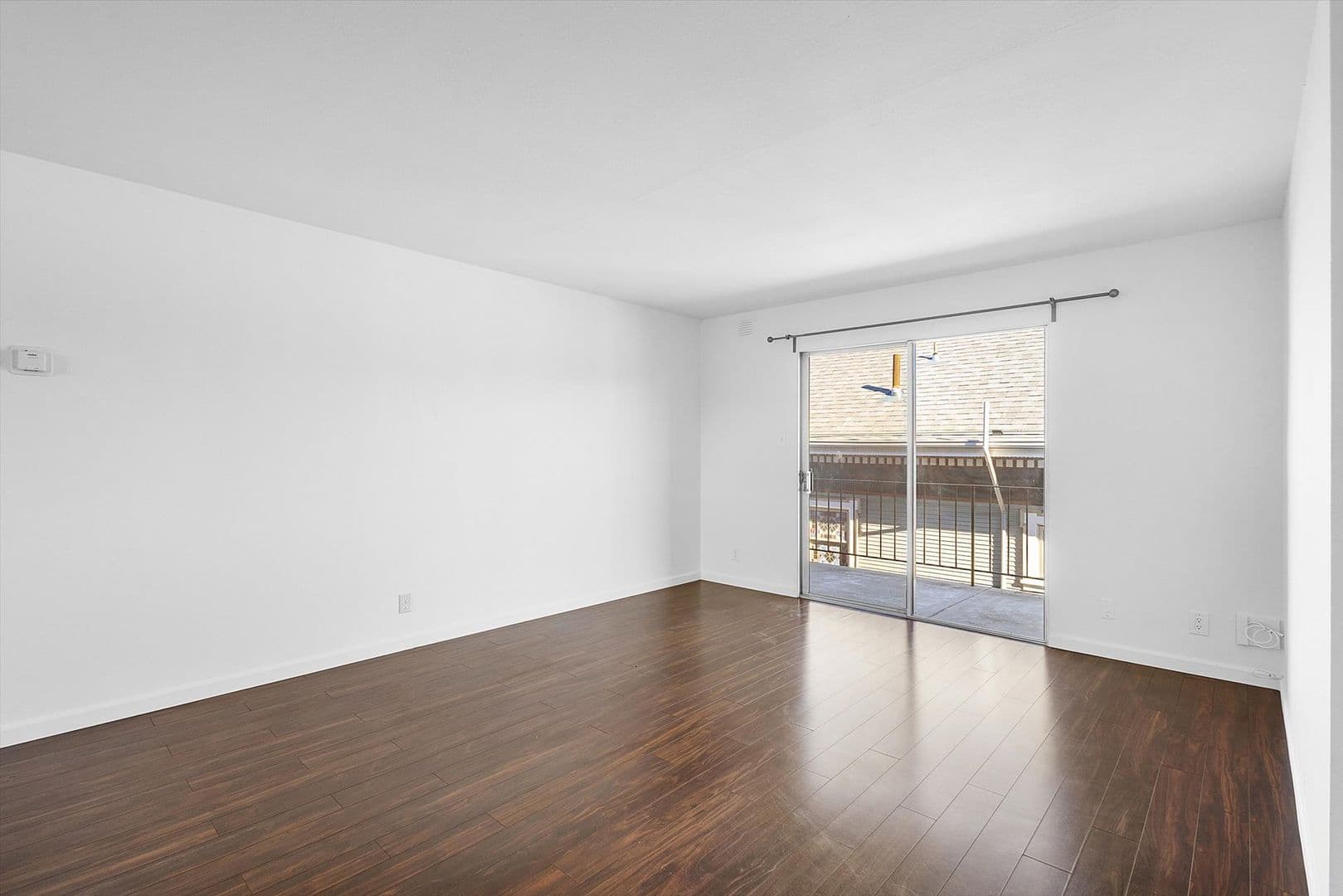 Alameda Apartment: 1836 Central Ave