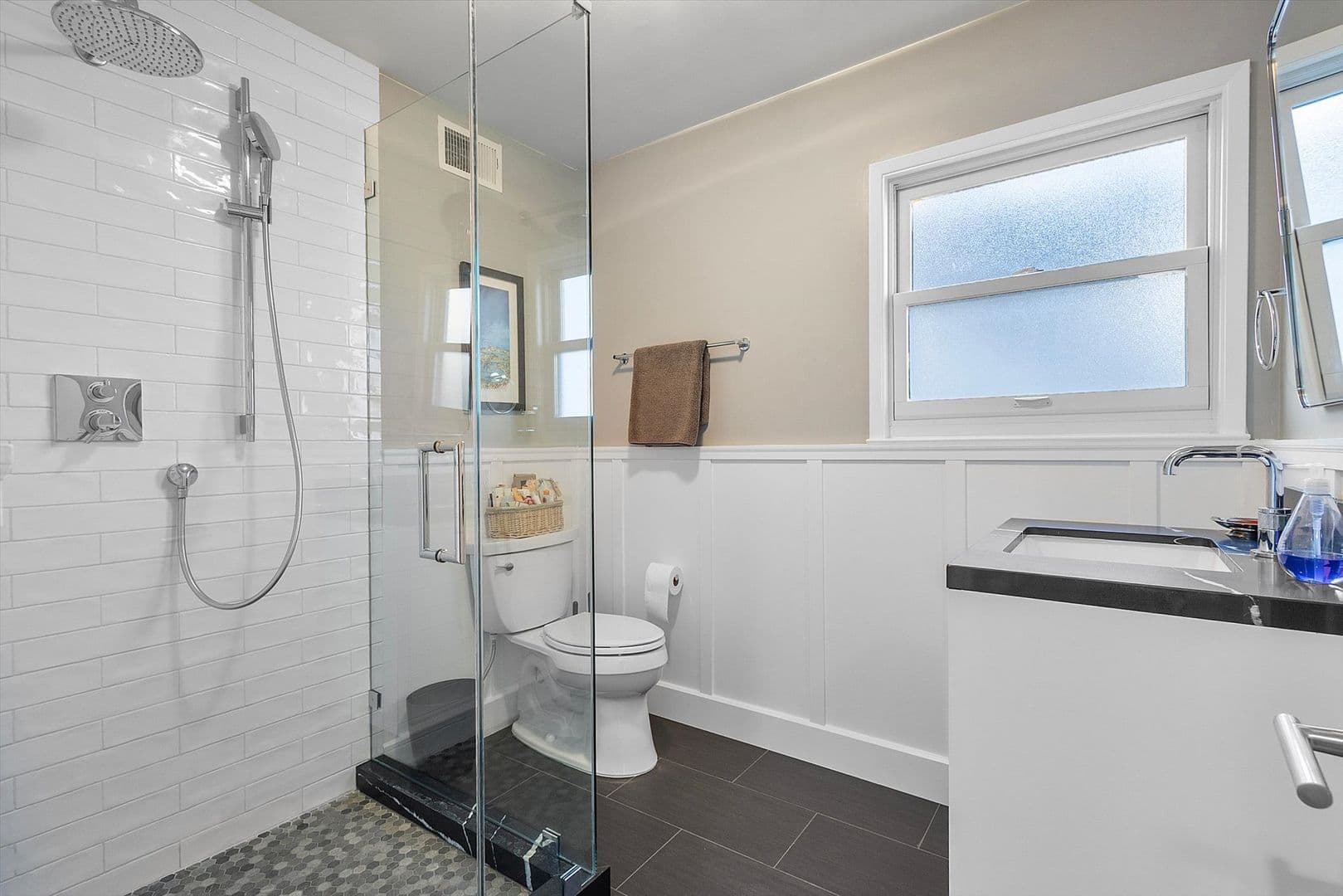 Oakland House: 6140 Bullard Dr