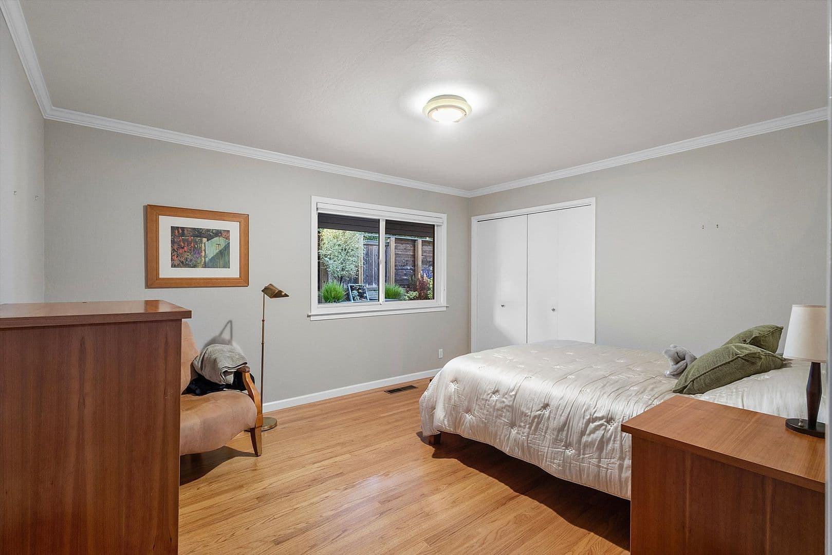 Oakland House: 6140 Bullard Dr