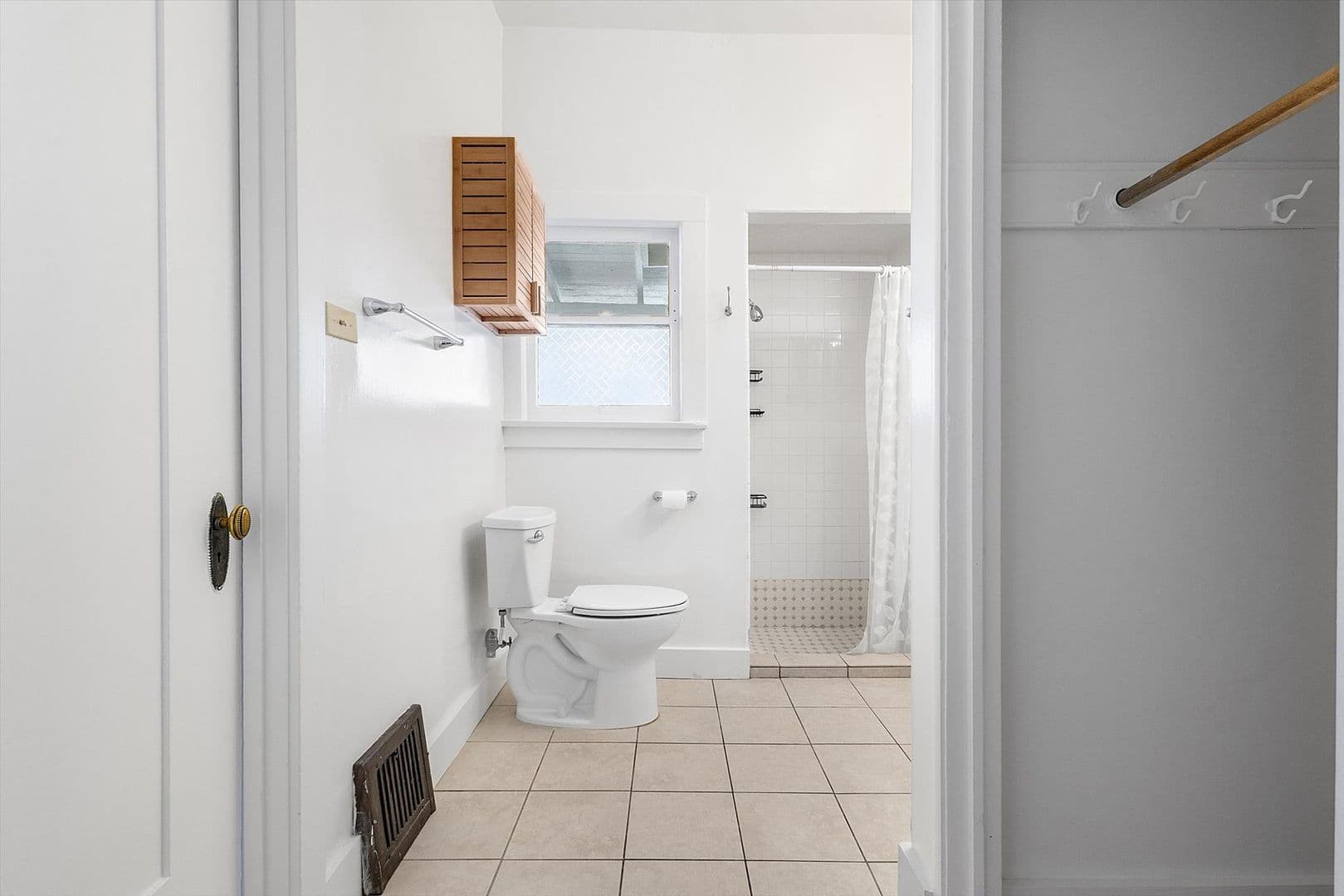 Alameda House: 1545 Verdi St #A