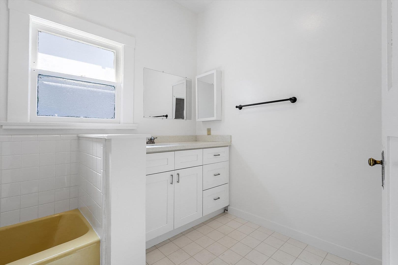 Alameda House: 1545 Verdi St #A