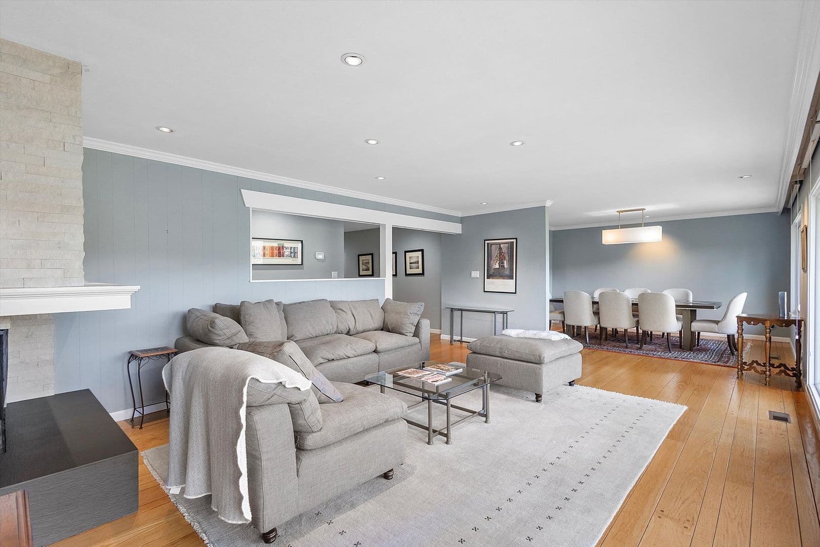 Oakland House: 6140 Bullard Dr