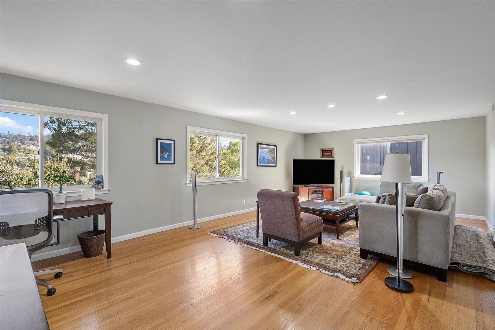 Oakland House: 6140 Bullard Dr