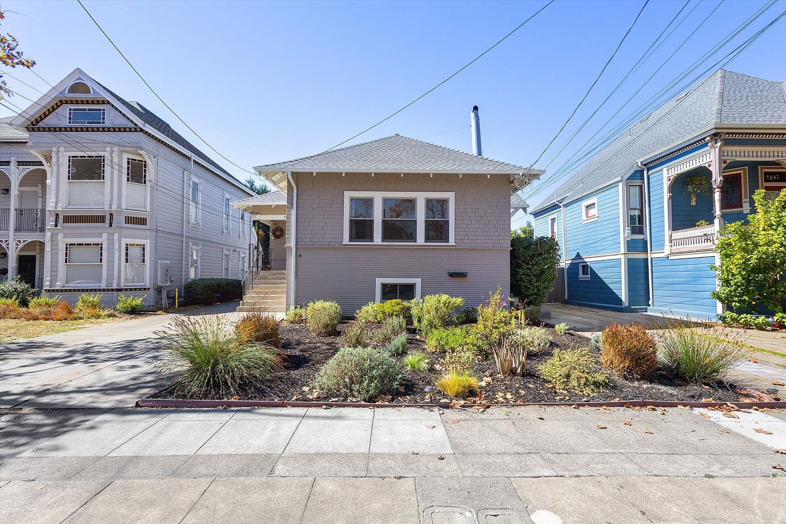Alameda House: 1545 Verdi St #A