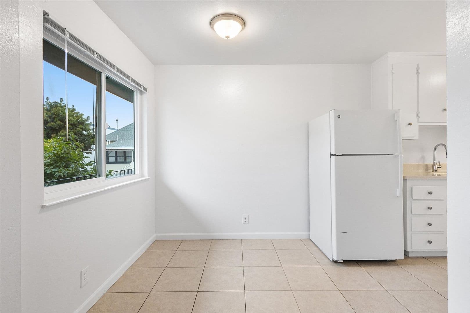 Alameda Apartment: 2136 Lincoln Ave Alameda, CA 94501