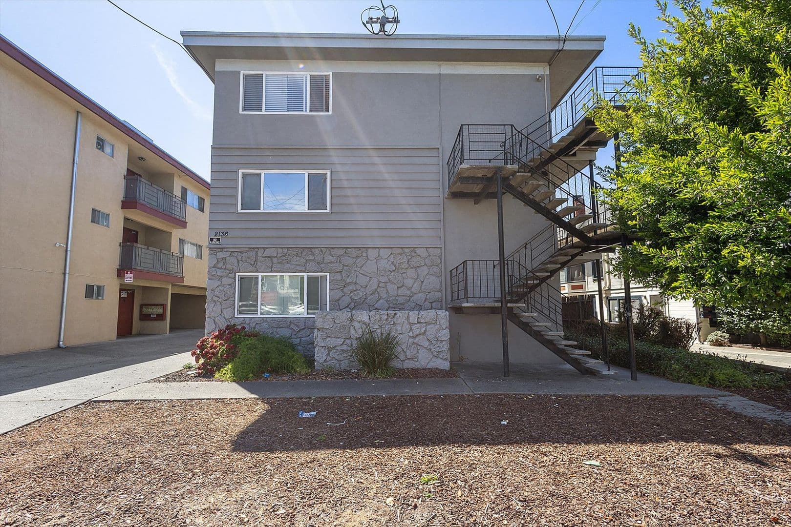 Alameda Apartment: 2136 Lincoln Ave Alameda, CA 94501
