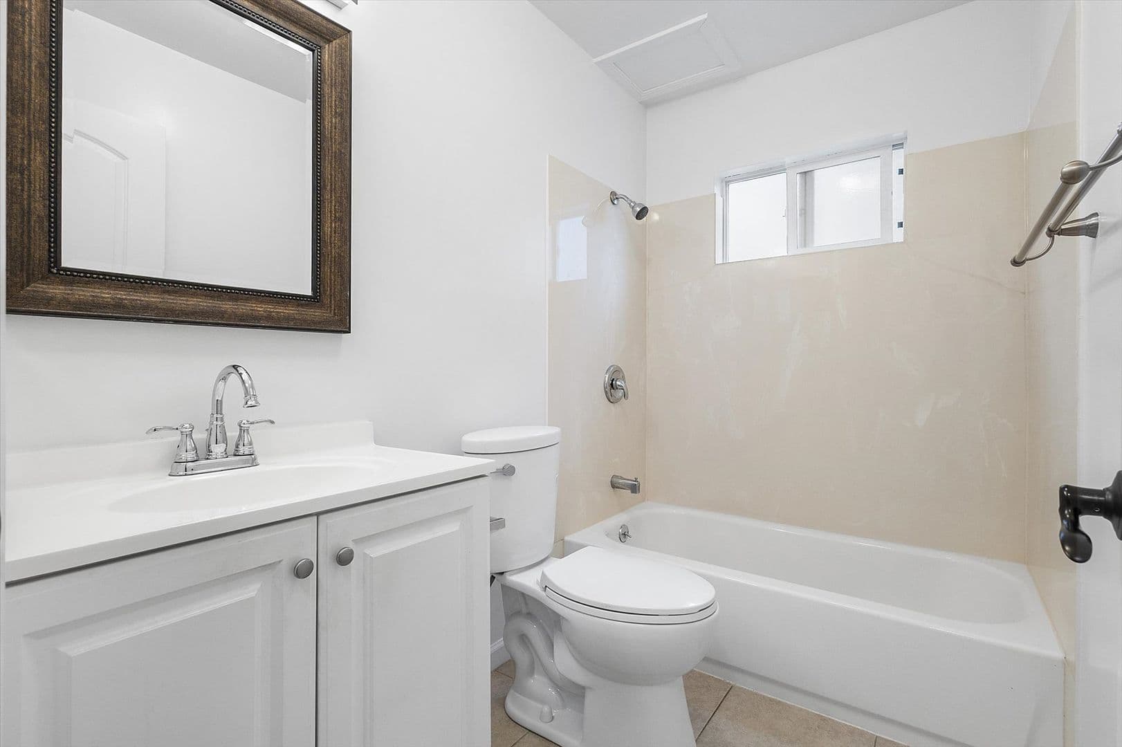 Alameda Apartment: 2136 Lincoln Ave Alameda, CA 94501