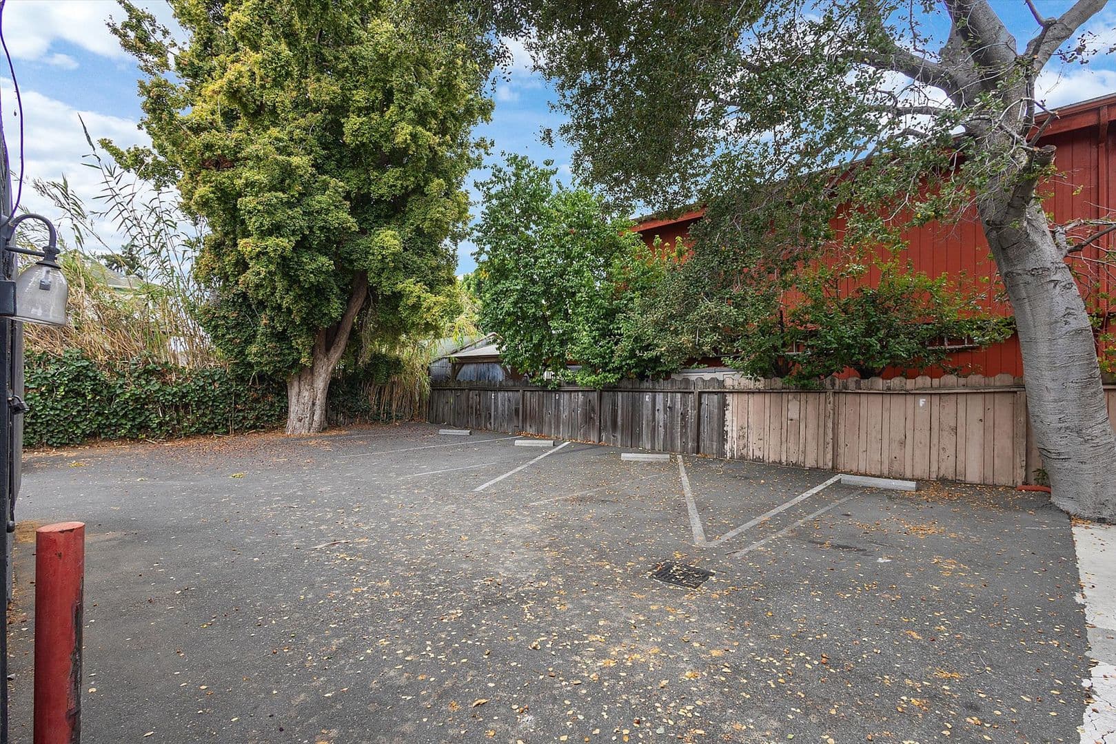 Alameda Apartment: 2108 San Antonio Ave
