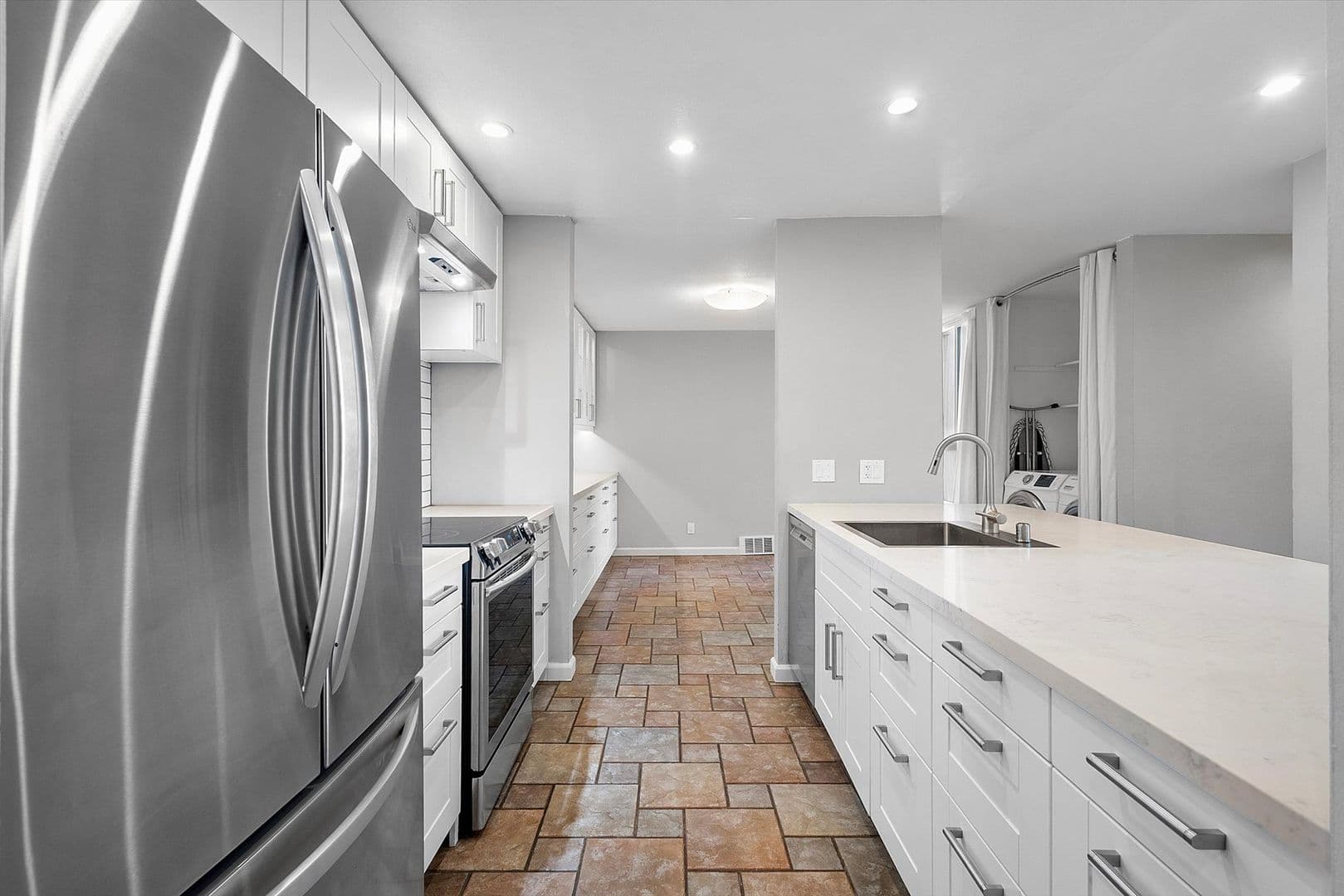 Alameda Condo: 2101 Shoreline Dr #348