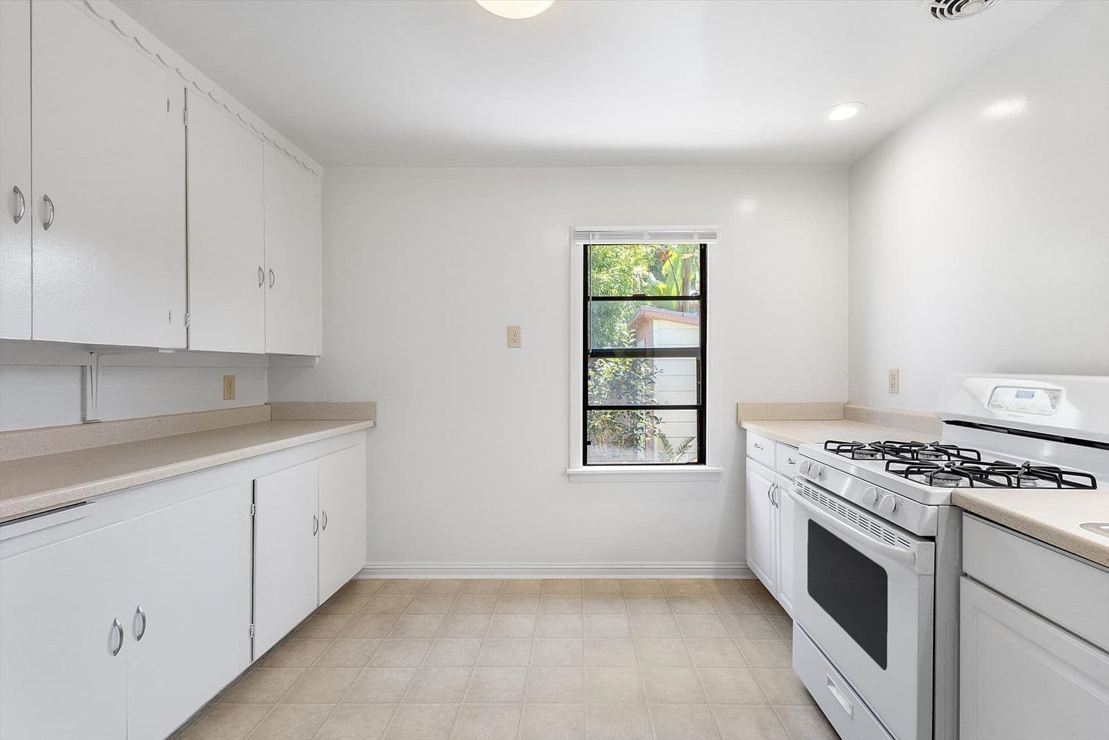 Alameda Apartment: 2510 Eagle Ave #C