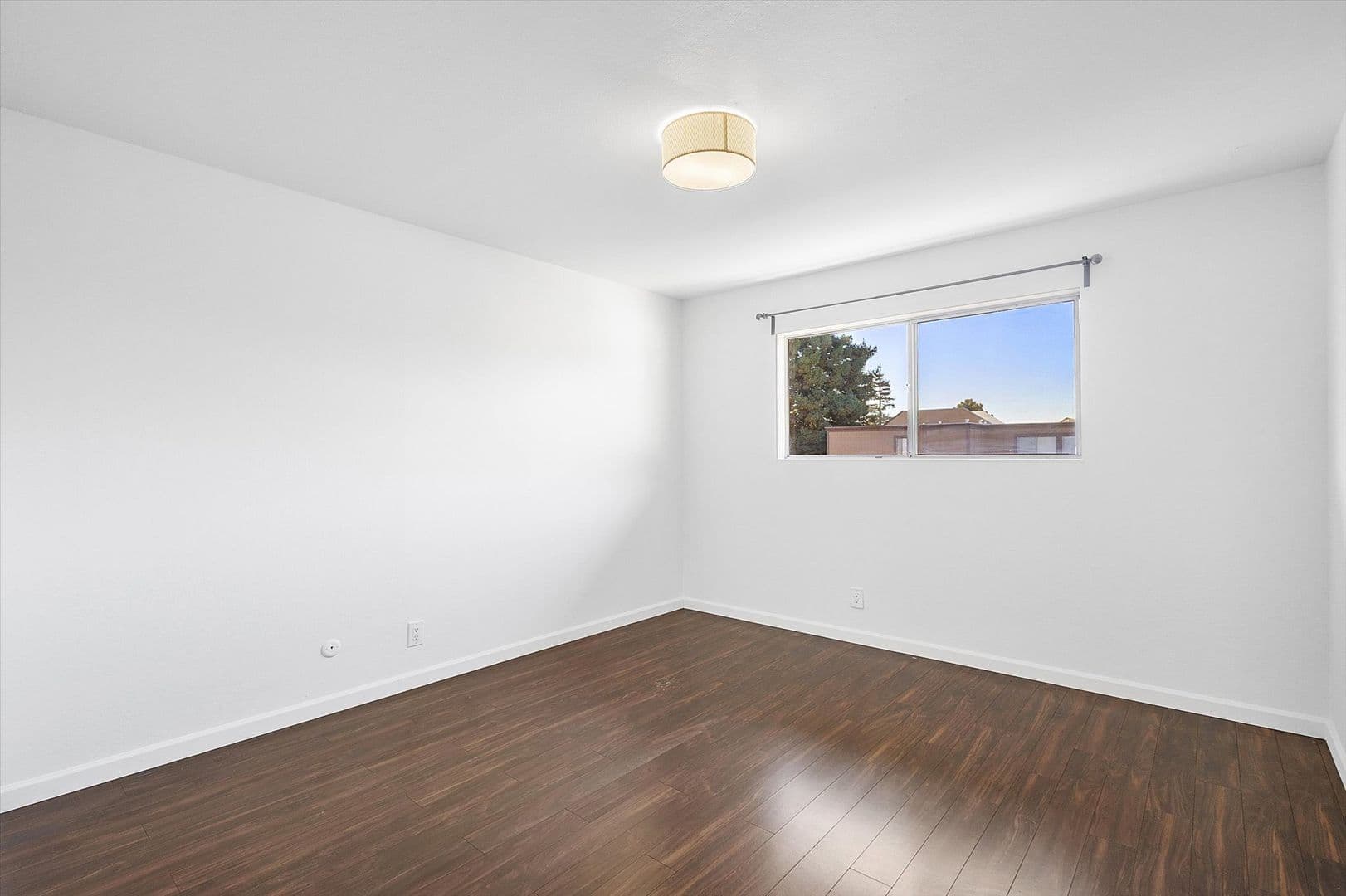 Alameda Apartment: 1836 Central Ave