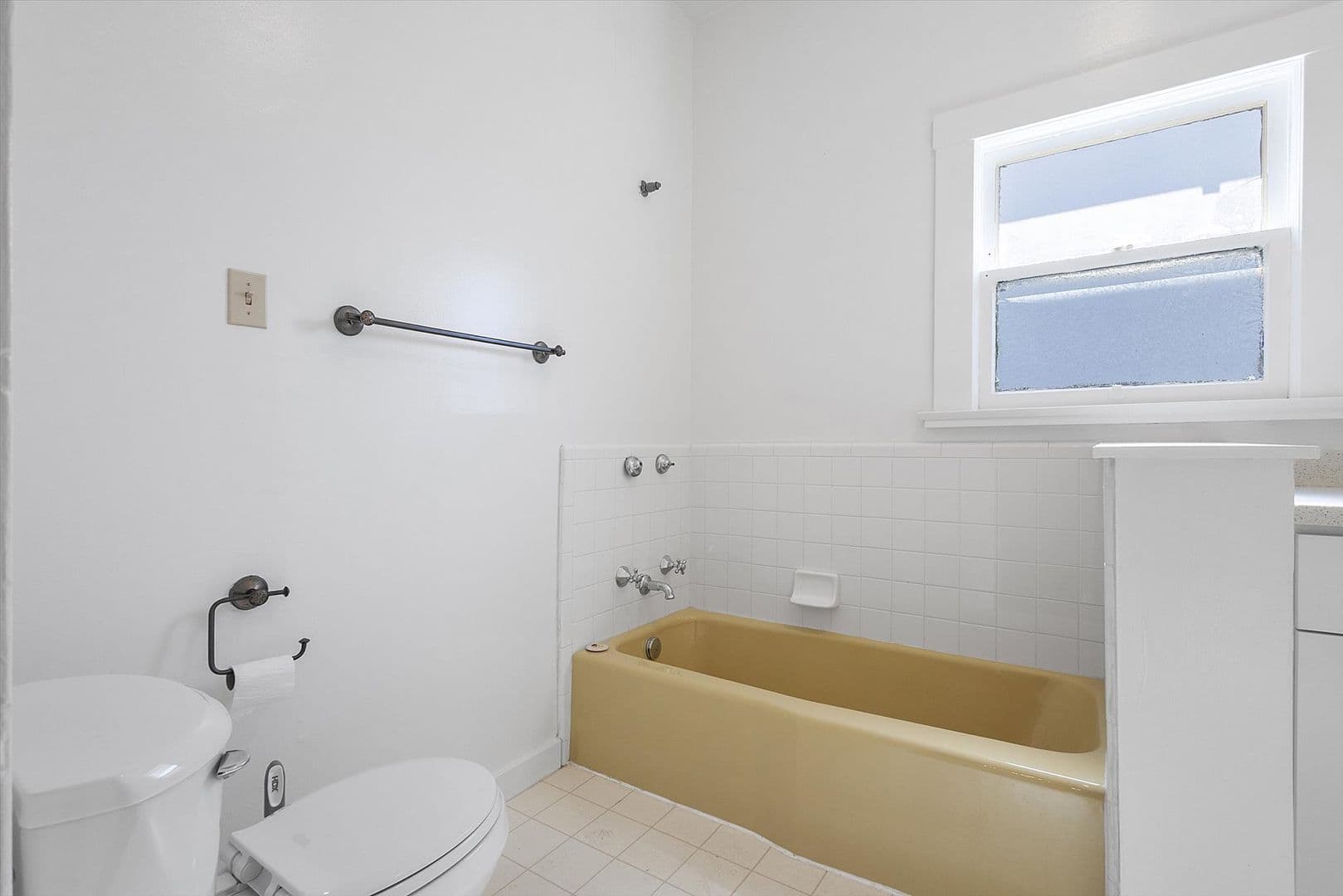 Alameda House: 1545 Verdi St #A