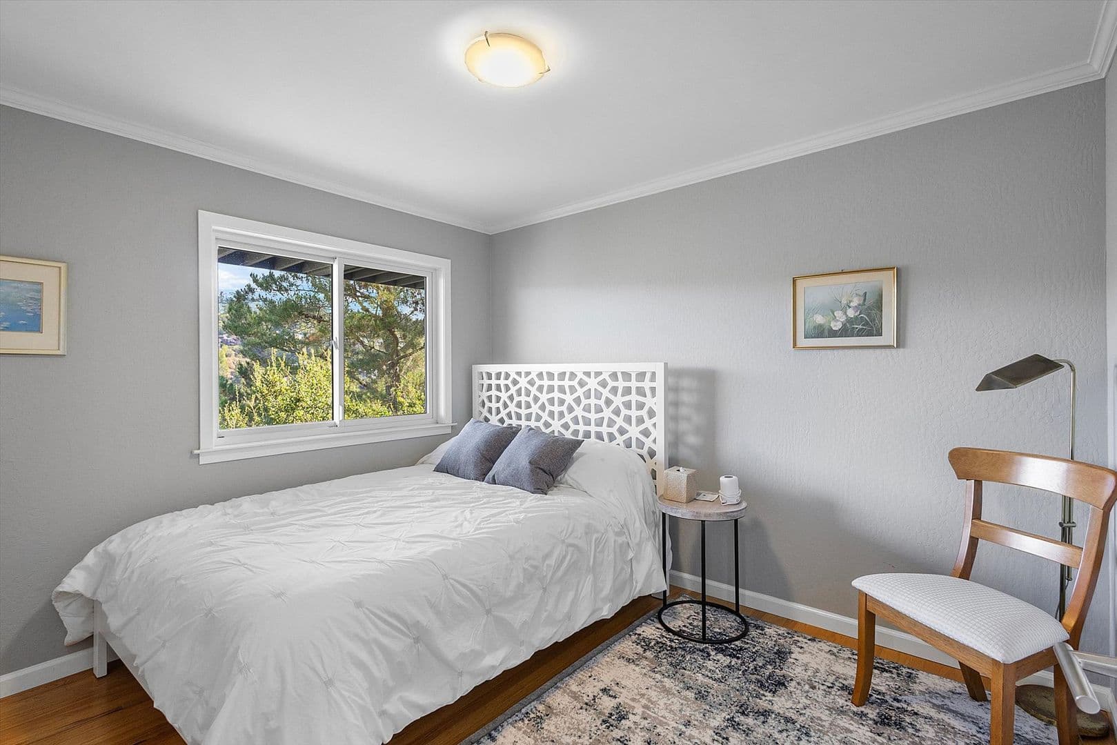 Oakland House: 6140 Bullard Dr