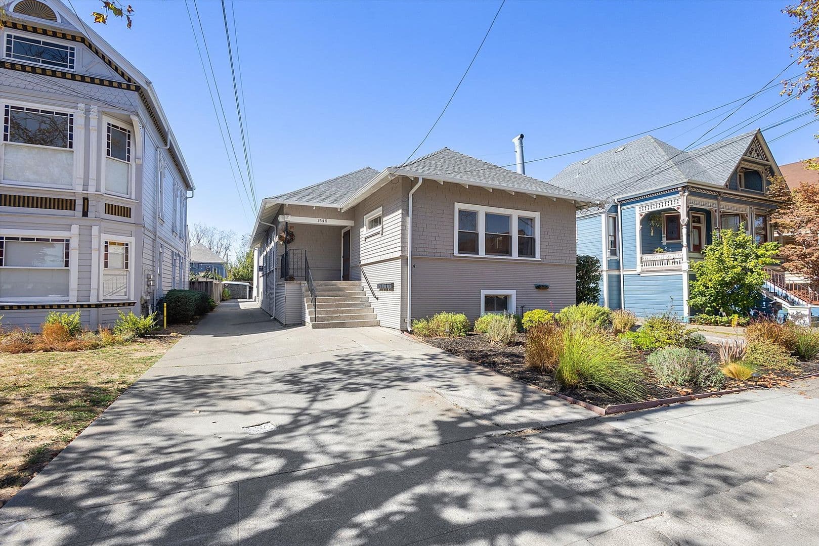 Alameda House: 1545 Verdi St #A