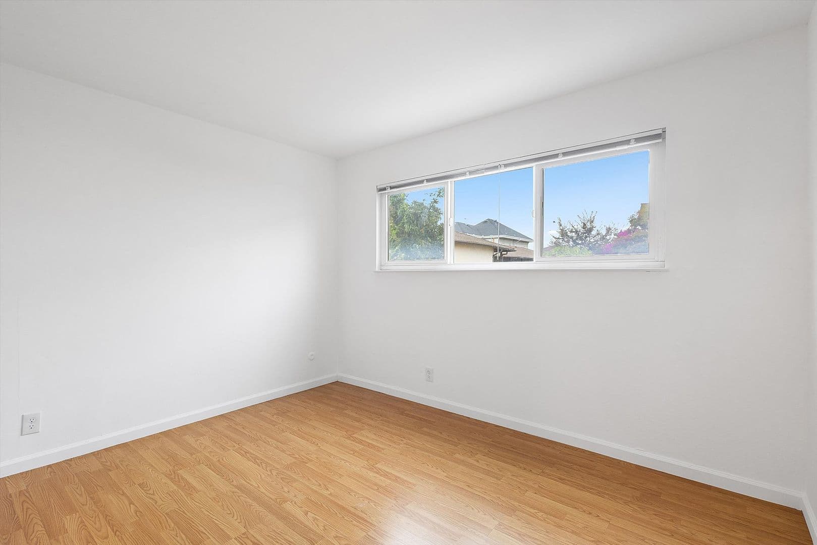 Alameda Apartment: 2136 Lincoln Ave Alameda, CA 94501