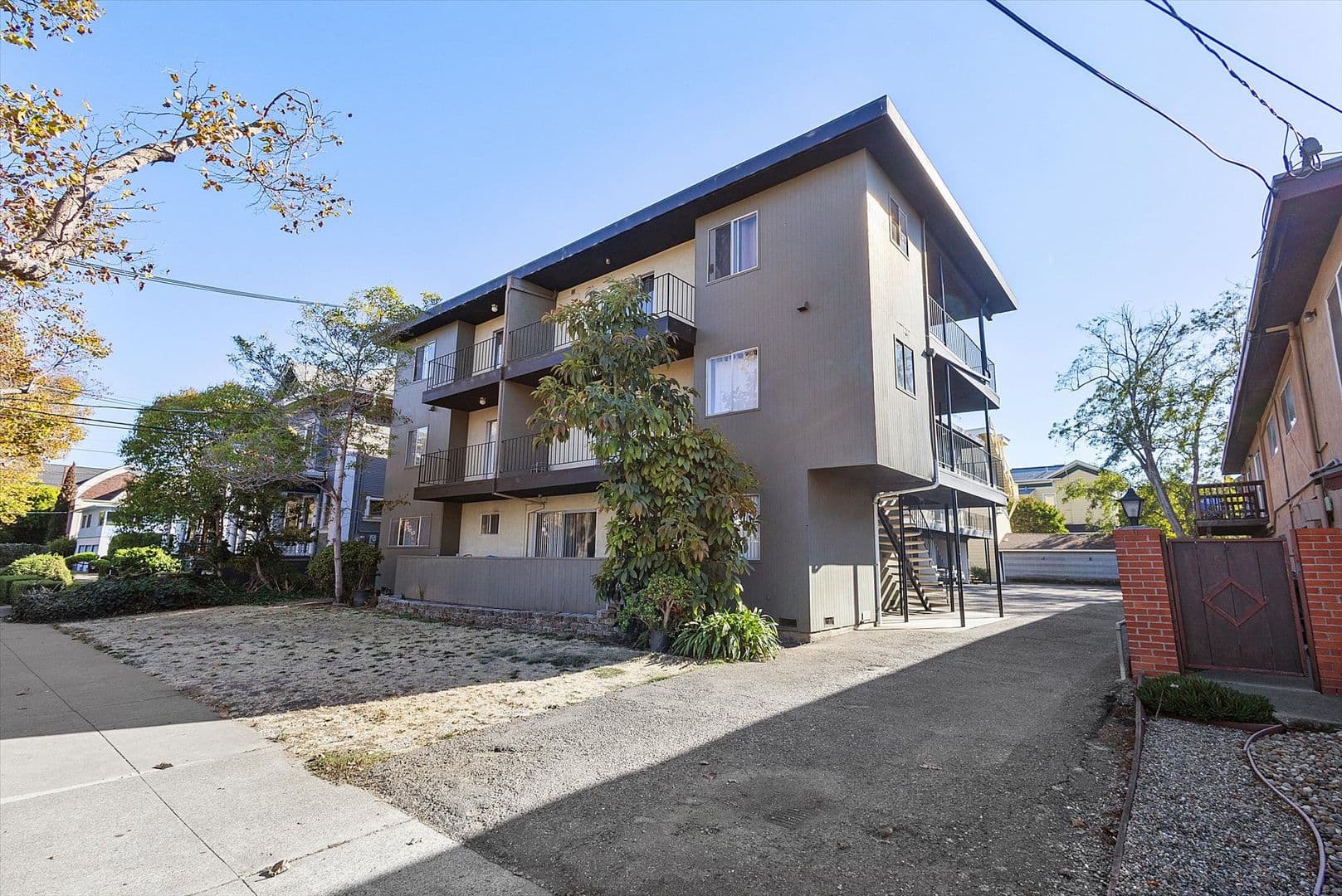 Alameda Apartment: 1836 Central Ave