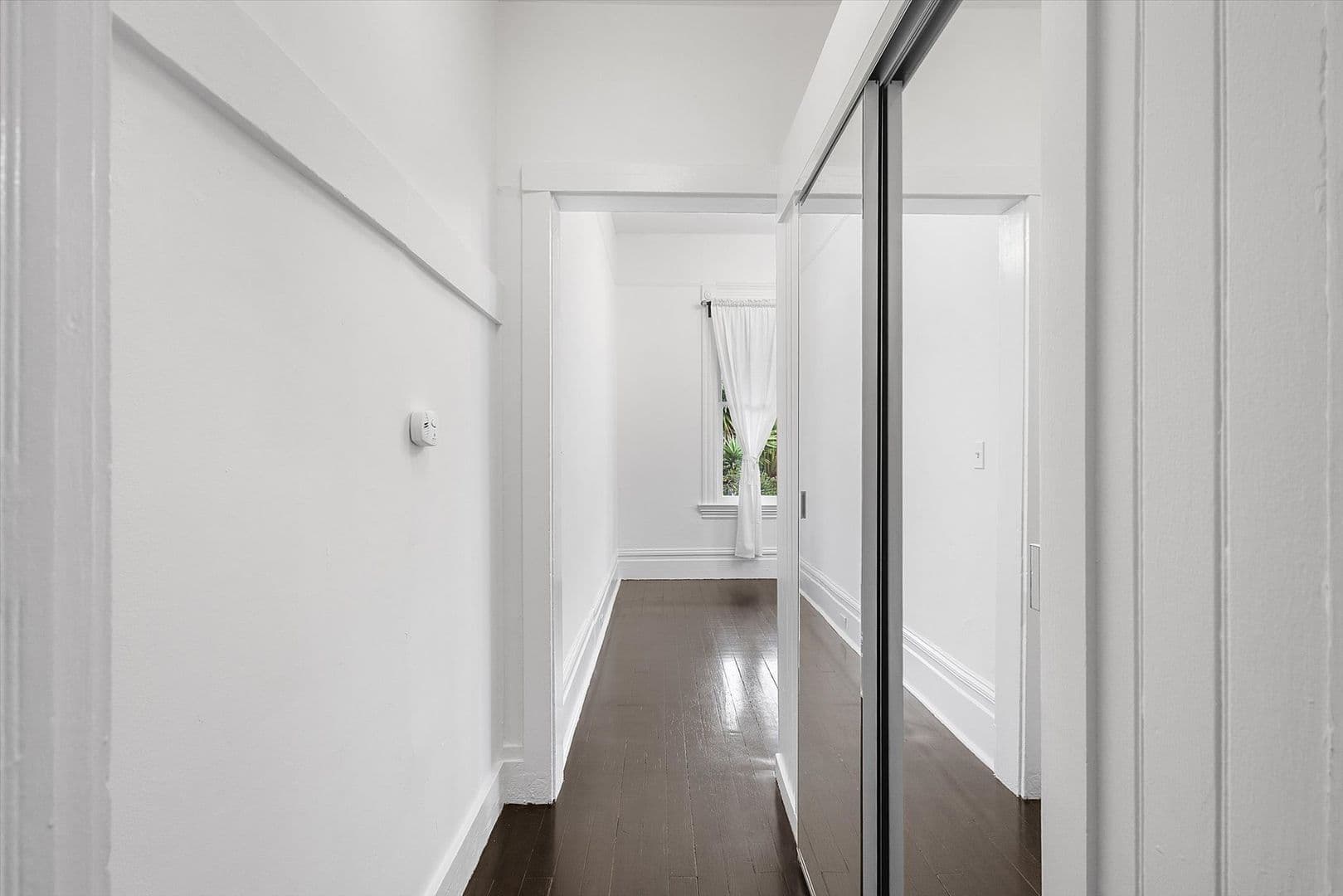 Alameda Apartment: 2108 San Antonio Ave