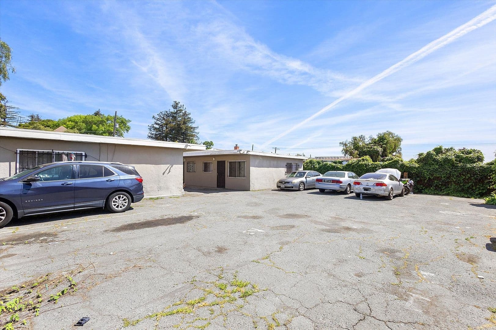 Oakland Apartment: 1843 & 1847 E 25th St