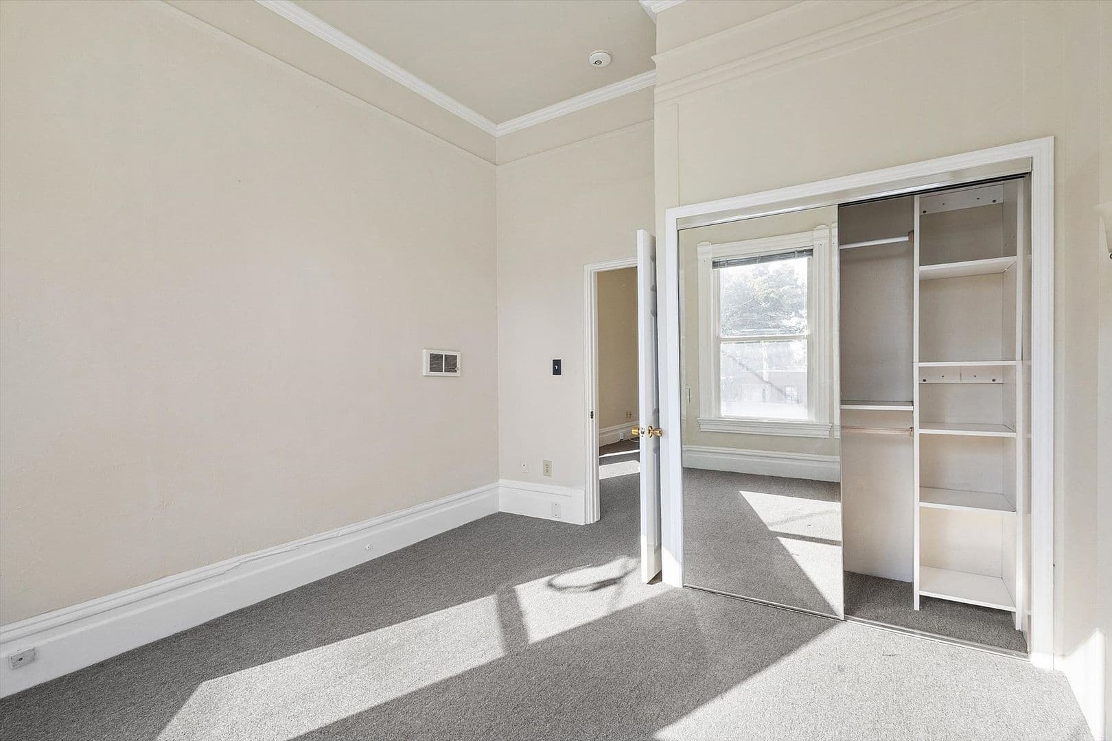 Alameda Apartment: 1823 Encinal Ave #C