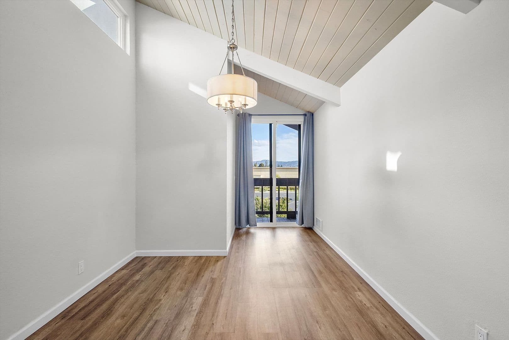 Alameda Condo: 2101 Shoreline Dr #348