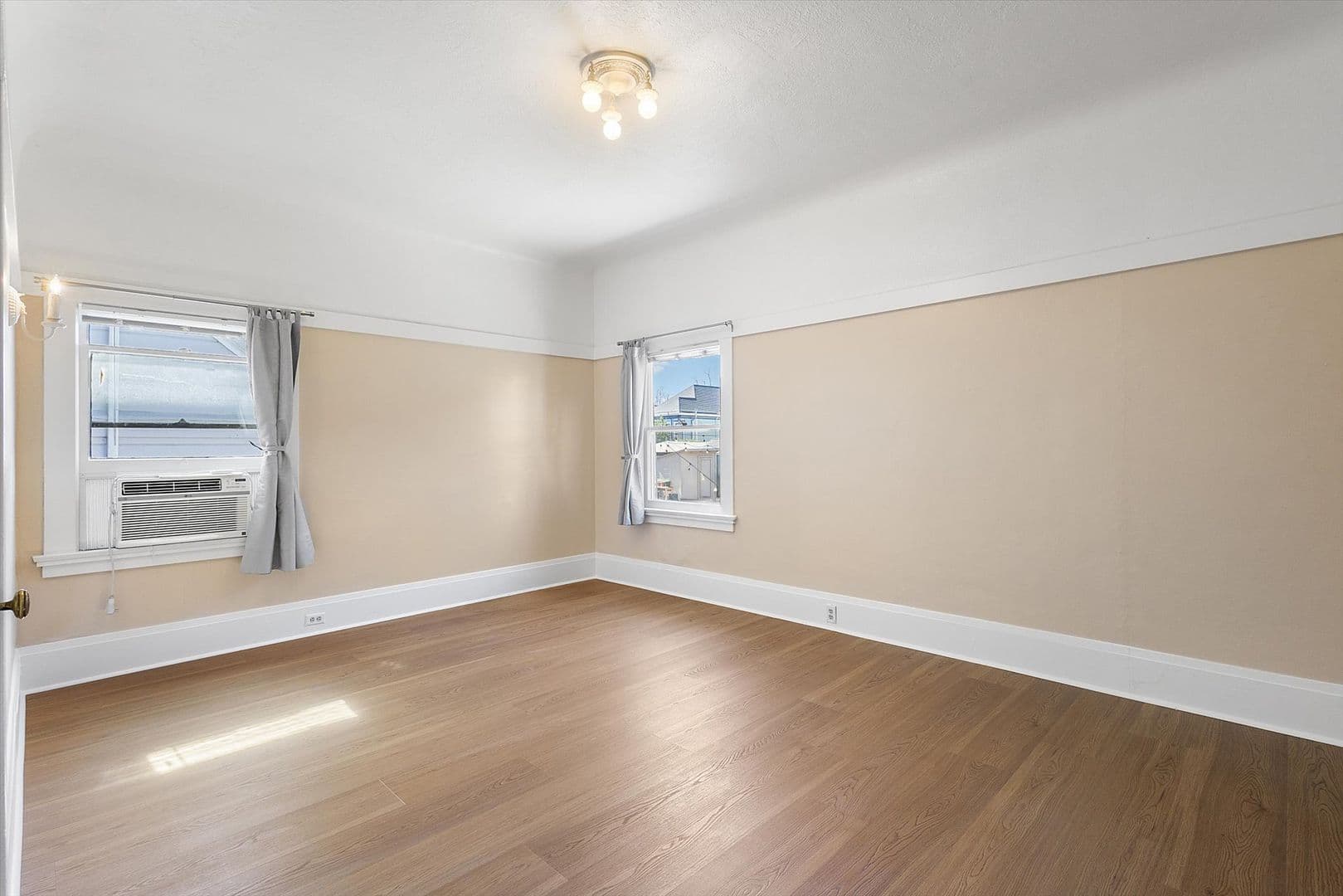 Alameda House: 1545 Verdi St #A