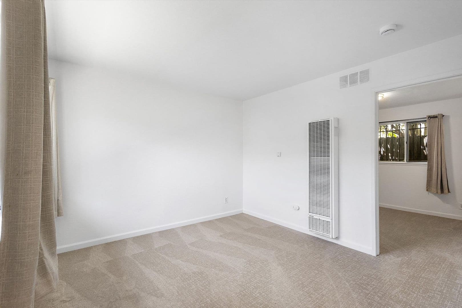 Oakland Apartment: 1843 & 1847 E 25th St