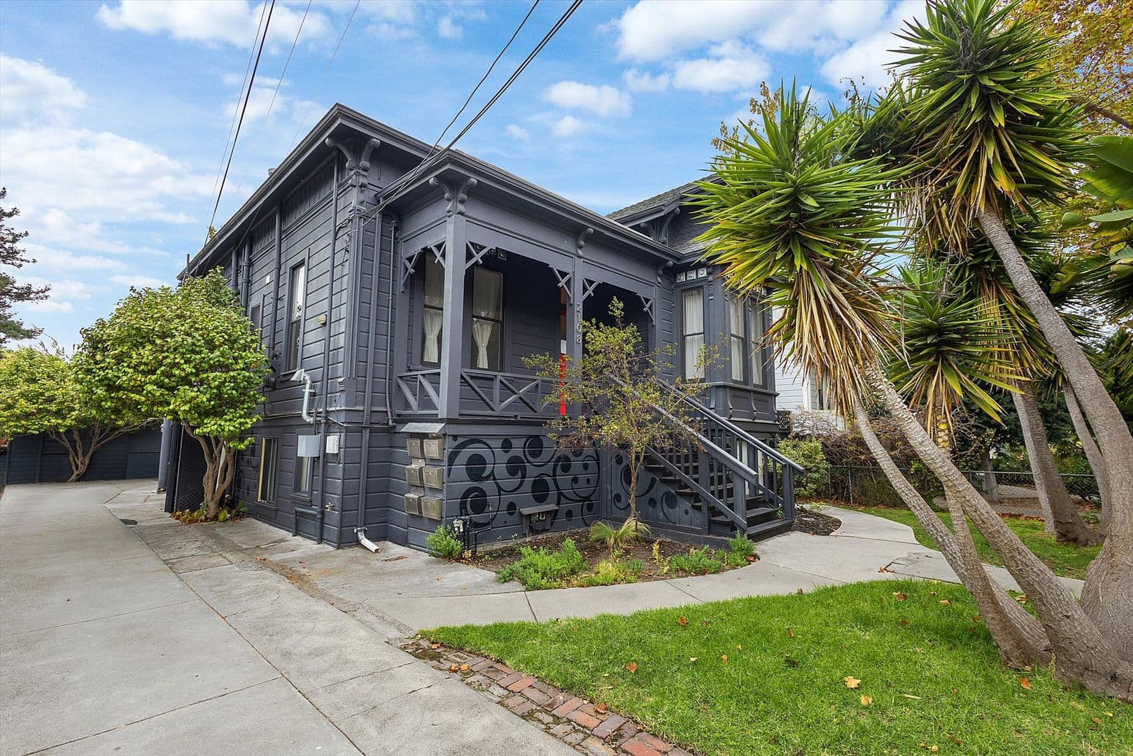 Alameda Apartment: 2108 San Antonio Ave