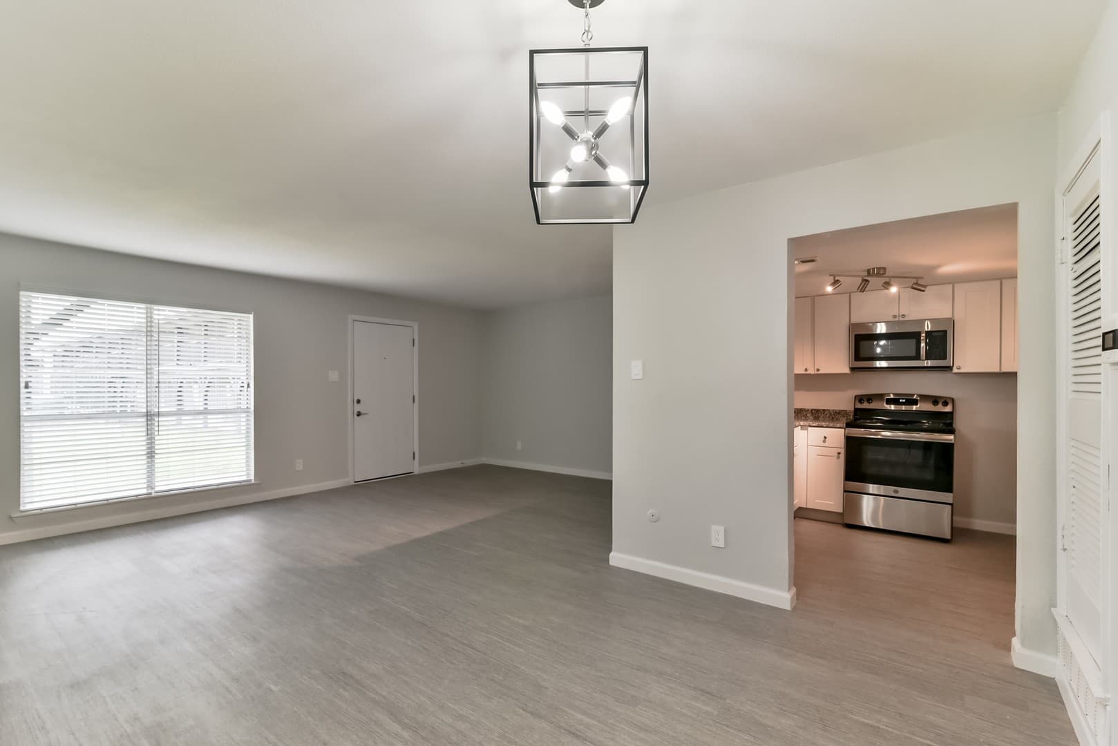 Fort Worth Apartment: 6608 South Freeway