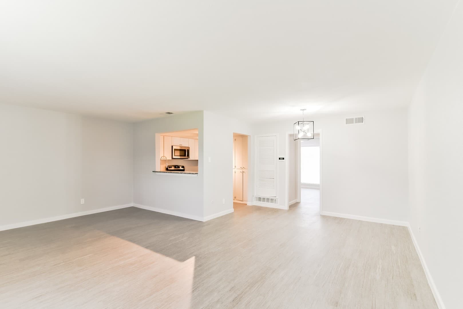 Fort Worth Apartment: 6608 South Freeway