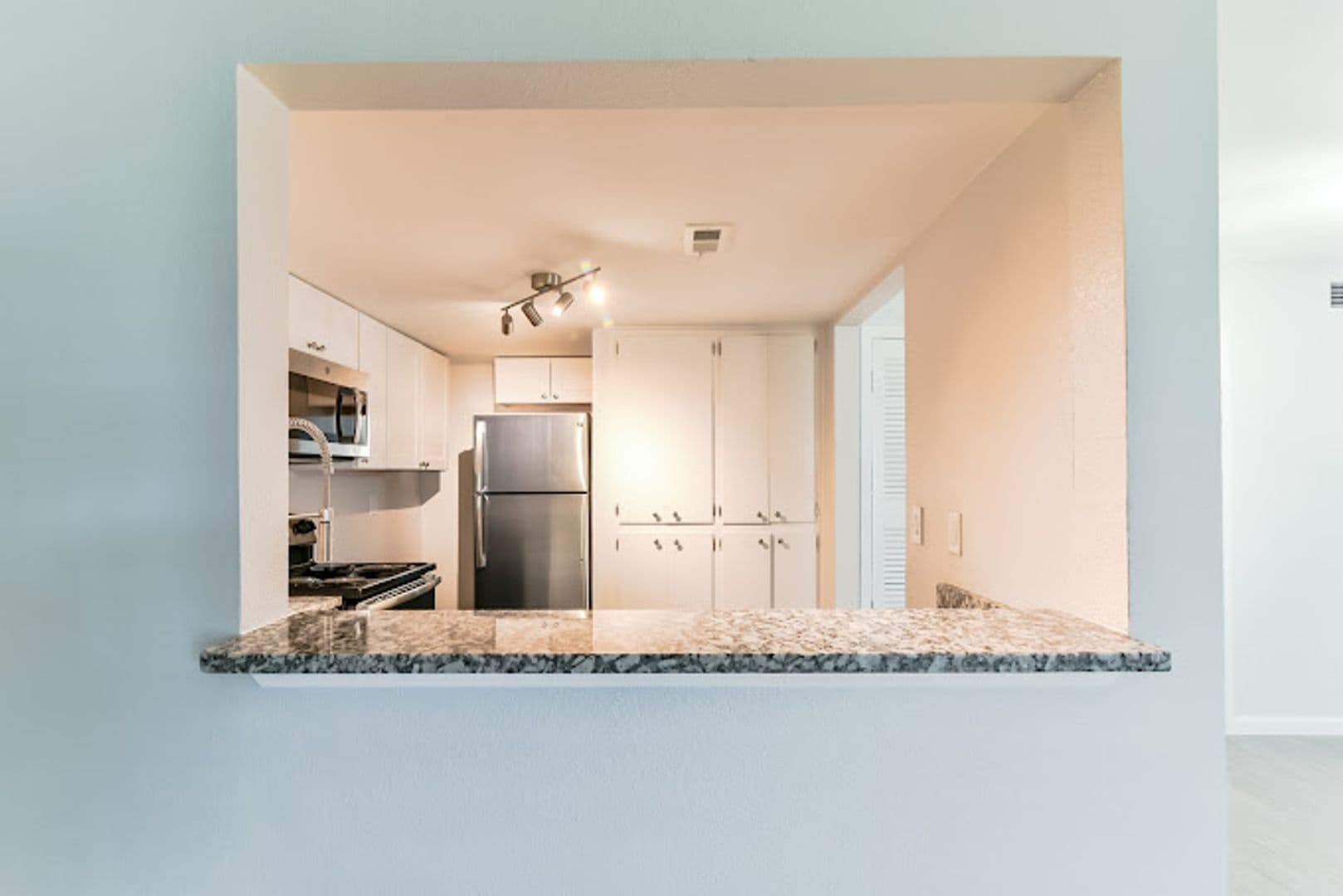 Fort Worth Apartment: 6608 South Freeway