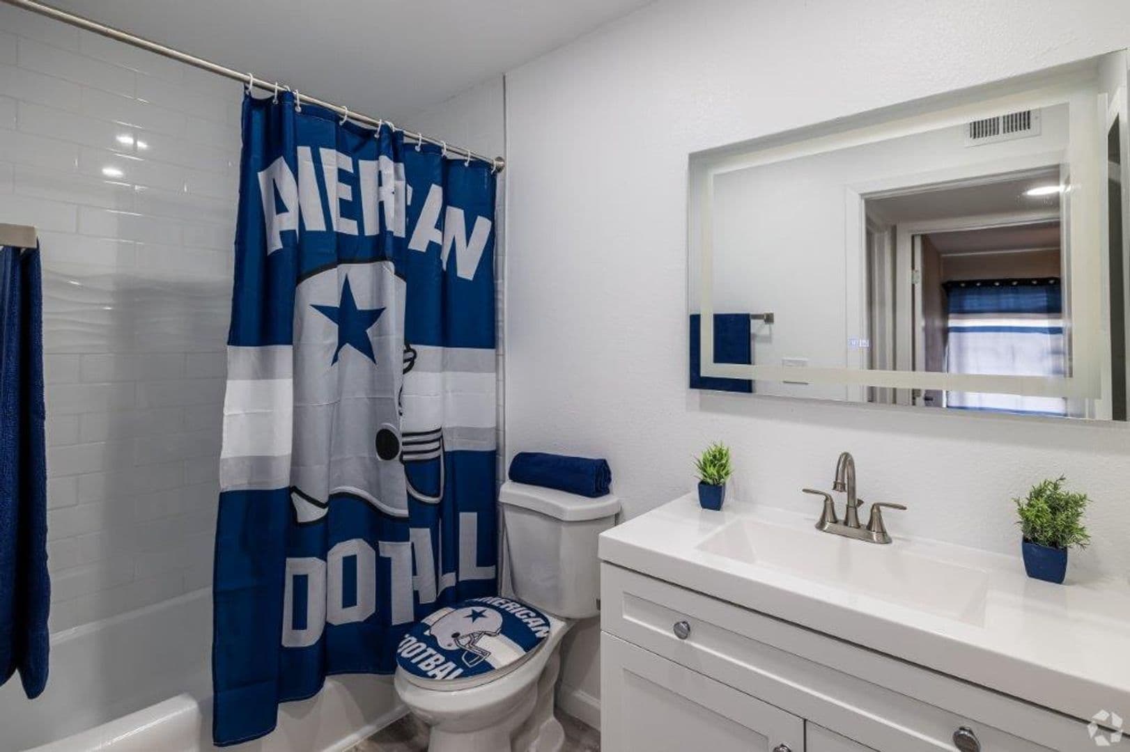 Arlington Apartment: 1736 W. Randol Mill Rd.