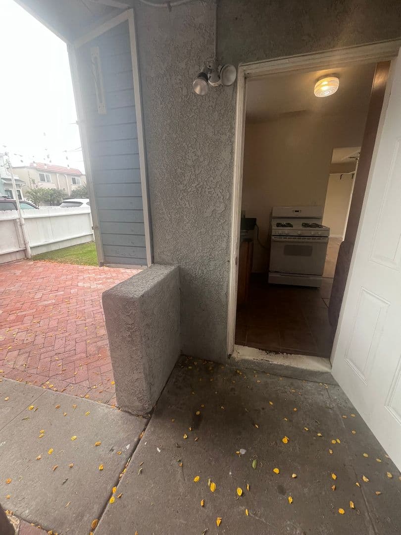 Ocean Beach Apartment: 5057-5071 Lotus Street