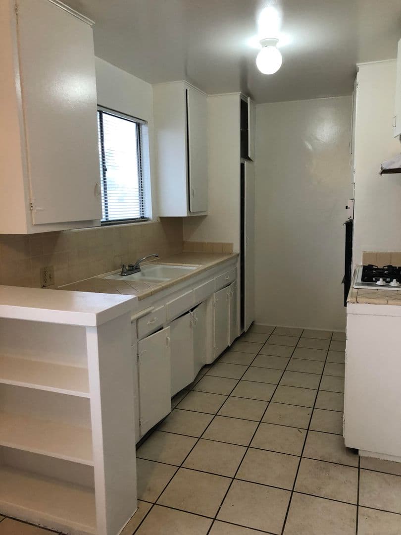 Panorama City Apartment: 8815 Van Nuys Blvd.  - I