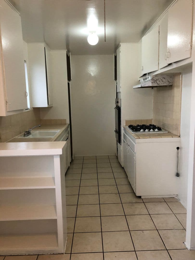 Panorama City Apartment: 8815 Van Nuys Blvd.  - I