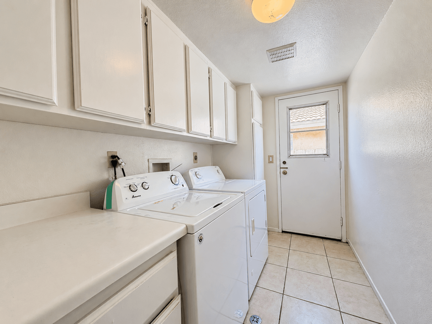 San Diego House: 7935 Winans Cove