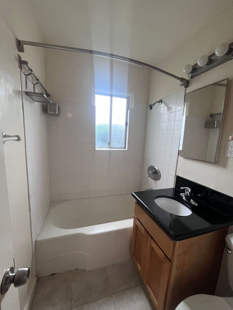Ocean Beach Apartment: 5057-5071 Lotus Street