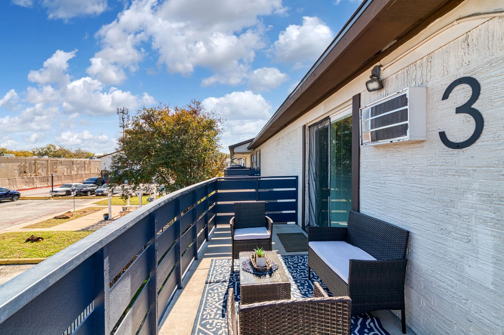 Arlington Apartment: 1736 W. Randol Mill Rd.