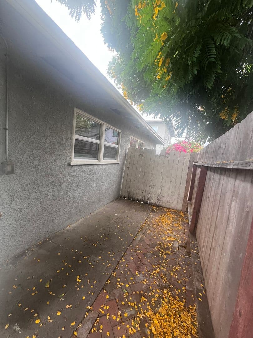 Ocean Beach Apartment: 5057-5071 Lotus Street