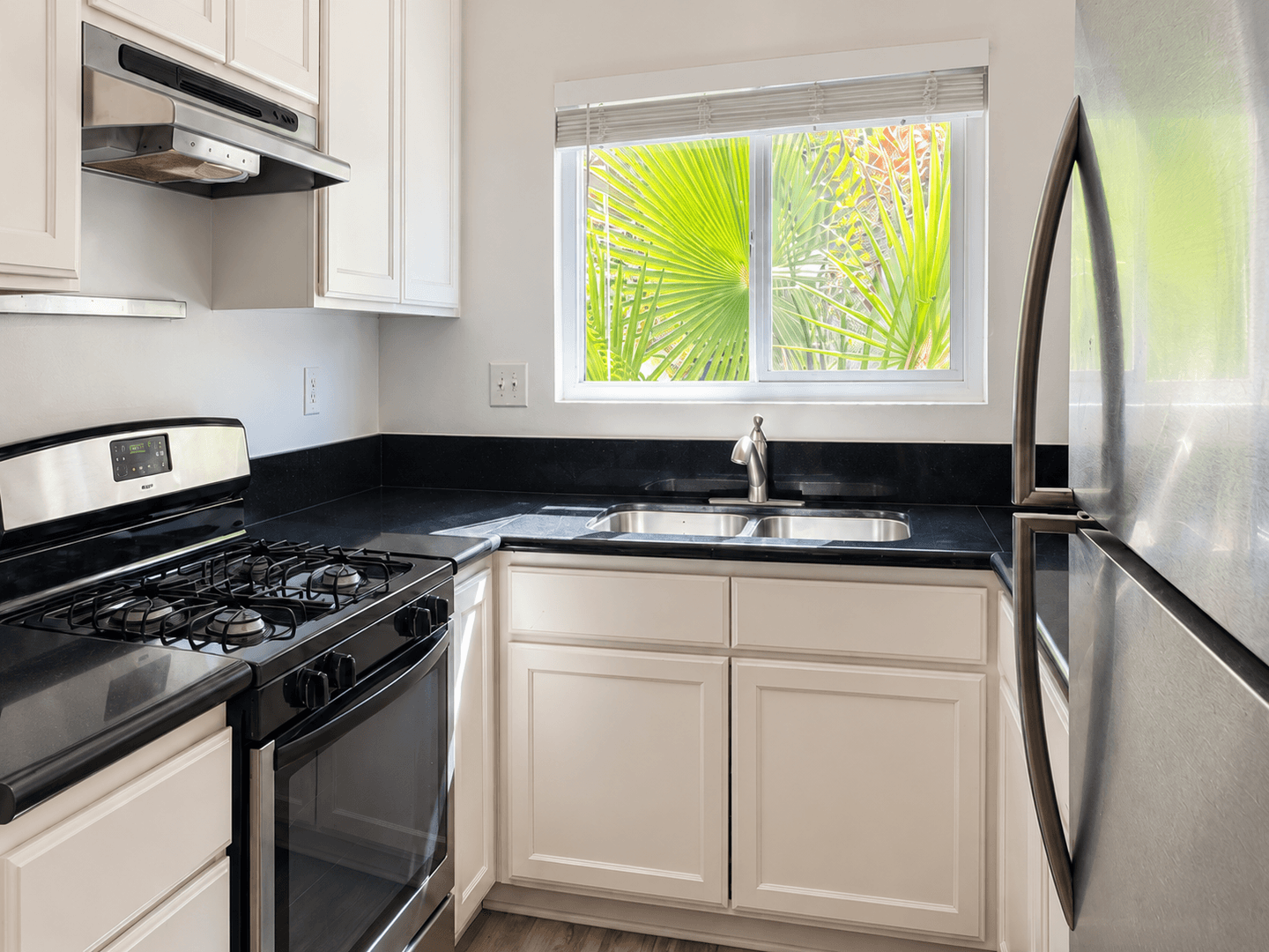 San Diego Apartment: 4417 Idaho Street