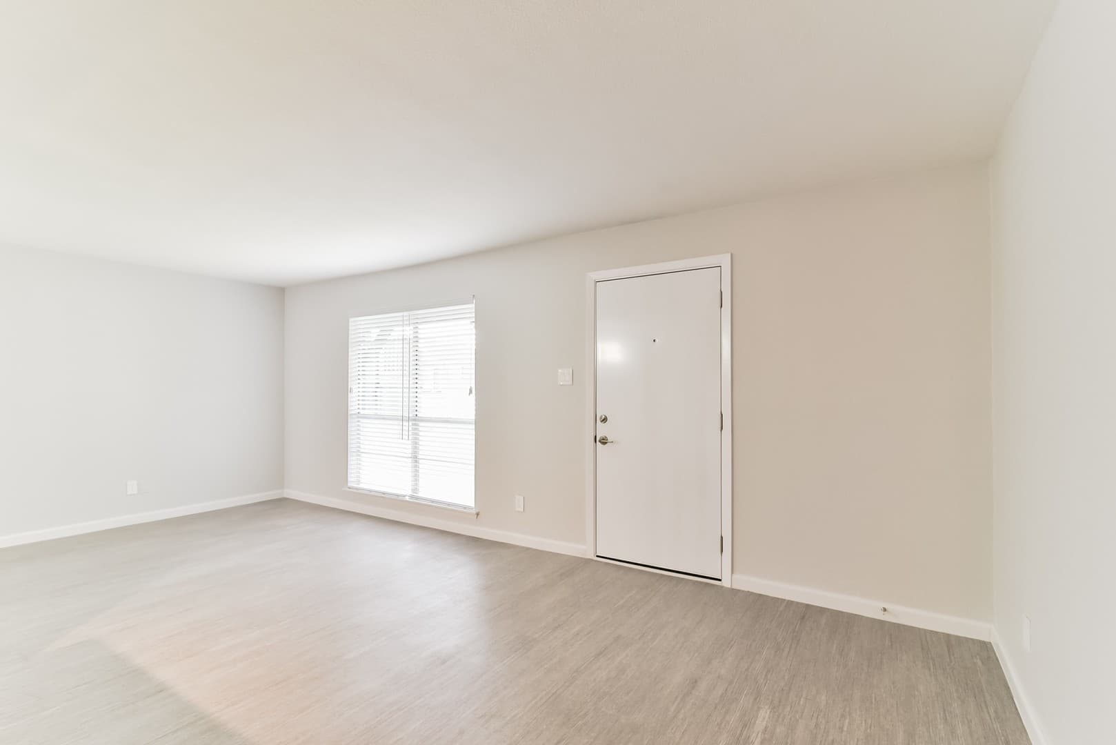 Fort Worth Apartment: 6608 South Freeway