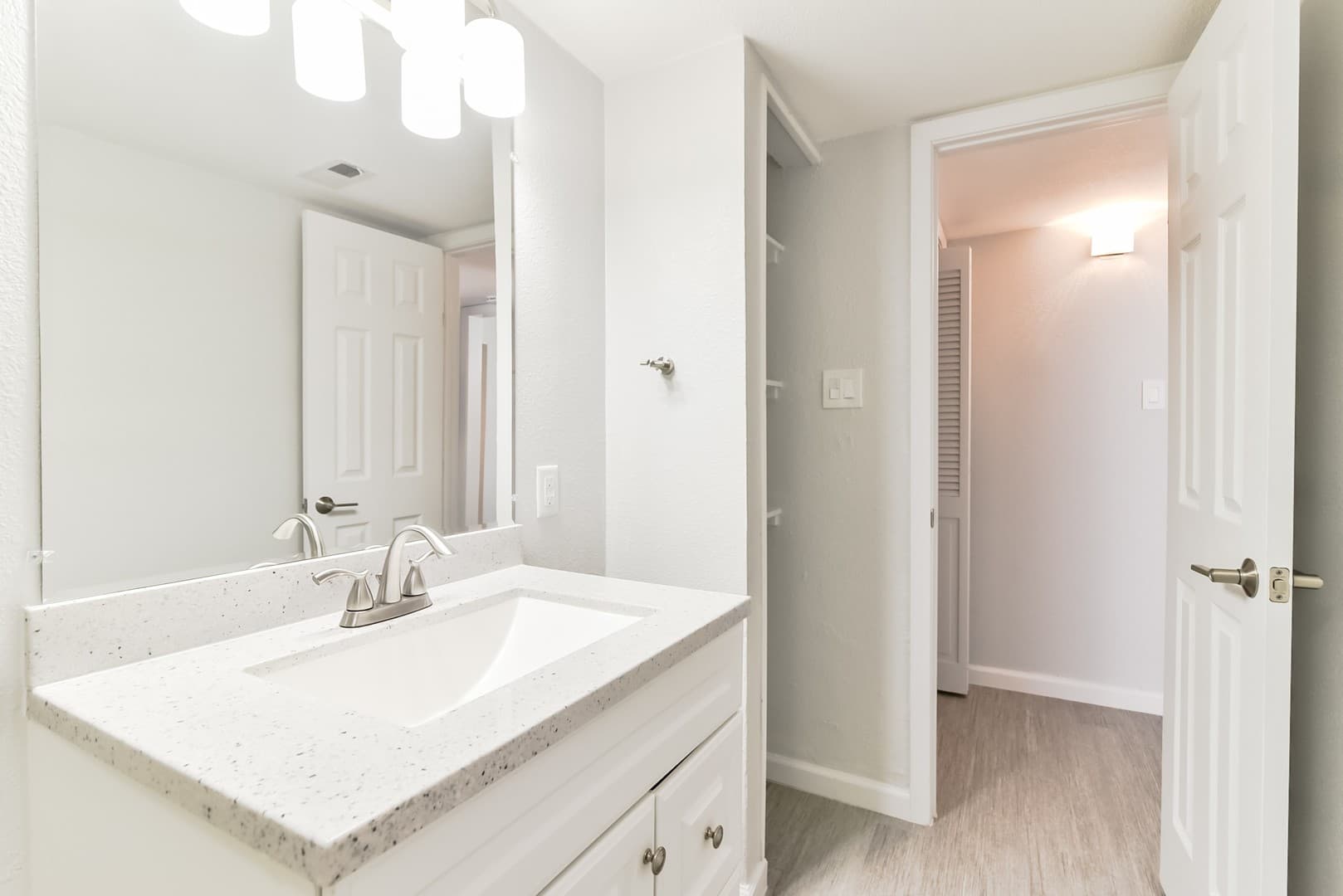Fort Worth Apartment: 6608 South Freeway