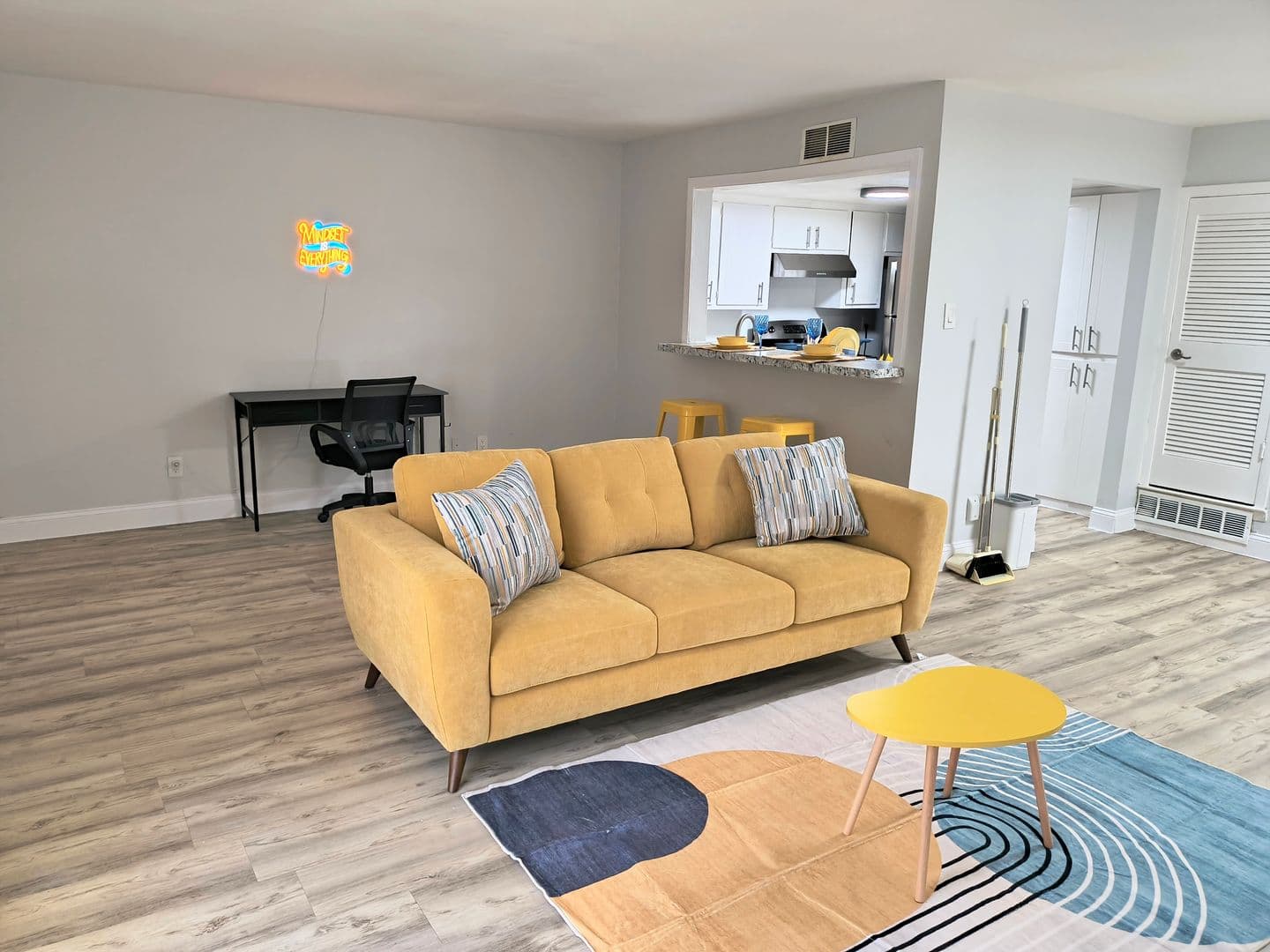 Fort Worth Apartment: 6608 South Freeway