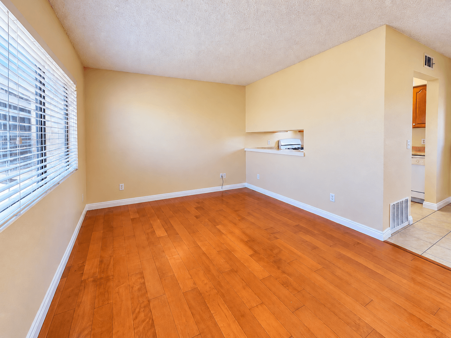 San Diego Apartment: 4471 48th Street